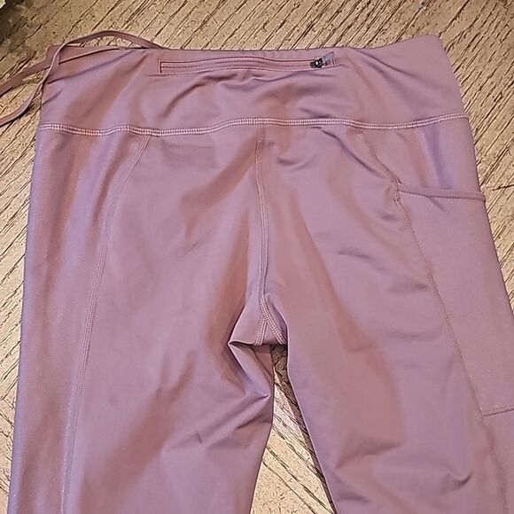 Nike mauve dri fit capri leggings size S - Picture 9 of 12